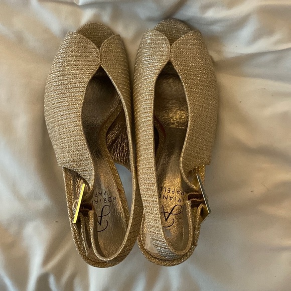 Adrianna Papell Size 8 Women's Gold Shimmer Mules Shoes